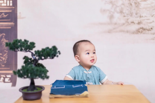 三河三个月宝宝抬头不稳